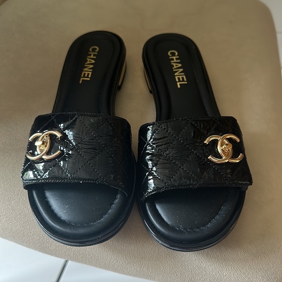 Chanel sandals - Picture 2 of 5